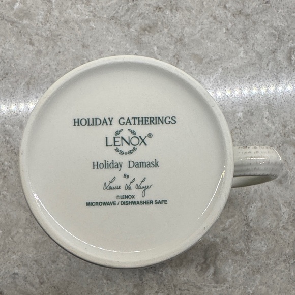 LENOX Holiday Damask mugs - Picture 2 of 2
